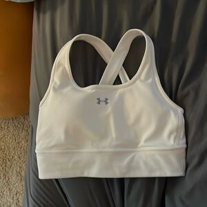 Sports bra not worn, it’s a little tight on me so I’m putting it up for sale